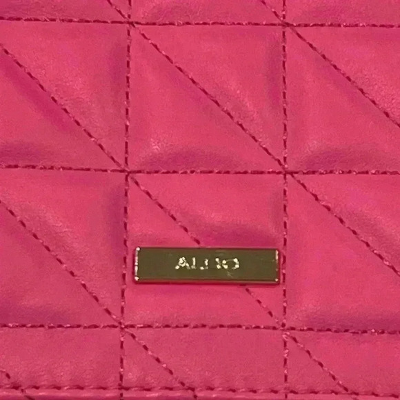 Aldo Hot Pink/Fuchsia quilted removable Gold Chain Turn Lock crossbody - Picture 6 of 11